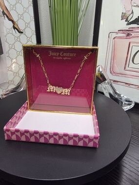 Juicy Couture 'MOM' Heart Pendant Necklace